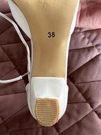 Dames pumps by Armel, Pumps, Wit, Ophalen of Verzenden, Zo goed als nieuw