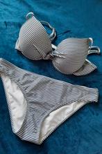 Sportieve marineblauw met wit streep bikini set mt; 40, Kleding | Dames, Badmode en Zwemkleding, Bikini, Ophalen of Verzenden