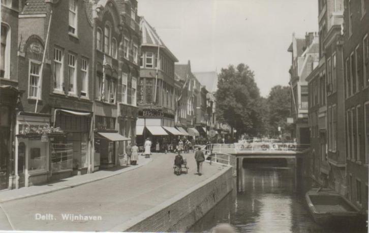 14 138 Delft Wijnhaven 1947 gelopen, Verzamelen, Ansichtkaarten | Nederland, Zuid-Holland, 1940 tot 1960, Ophalen of Verzenden