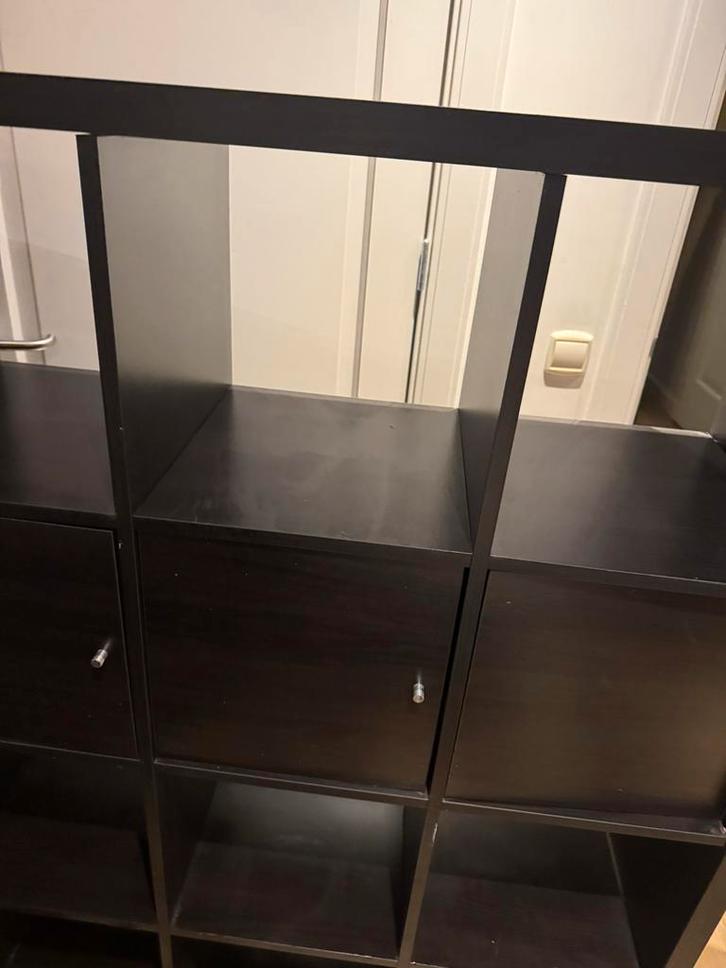 IKEA Kallax 5 vakkenkast zwart met deuren, Huis en Inrichting, Kasten | Boekenkasten, Gebruikt, 150 tot 200 cm, 25 tot 50 cm, Met deur(en)