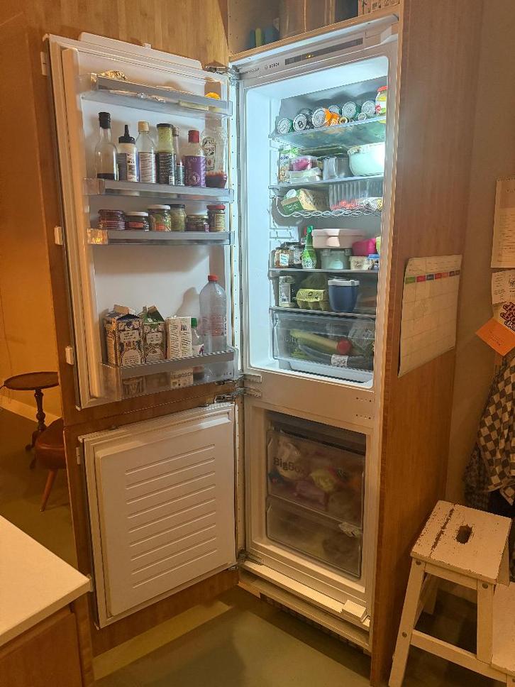 Bosch koelvriescombinatie KIV86SF30, Witgoed en Apparatuur, Koelkasten en IJskasten, Gebruikt, Met aparte vriezer, 200 liter of meer