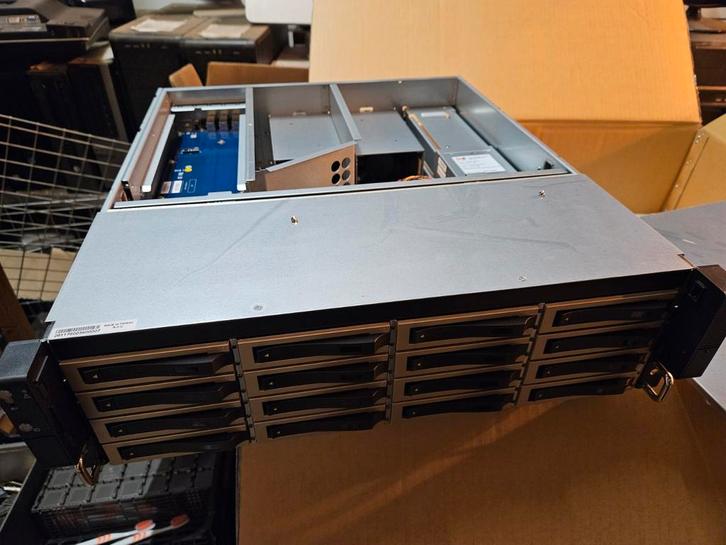 InWin IW-RJ316-04 16 x 3,5" hot-swap HDD-bays, Computers en Software, Computerbehuizingen, Nieuw, Ophalen of Verzenden