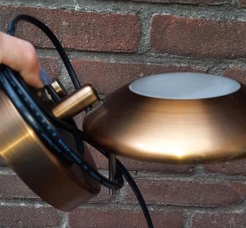 Wandlamp beschikbaar voor biedingen