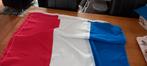 Nederlandse vlag , mast en muurbevesteging, Ophalen