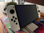 Switch OLED, Spelcomputers en Games, Spelcomputers | Nintendo Switch, Ophalen of Verzenden, Zo goed als nieuw, Met 1 controller