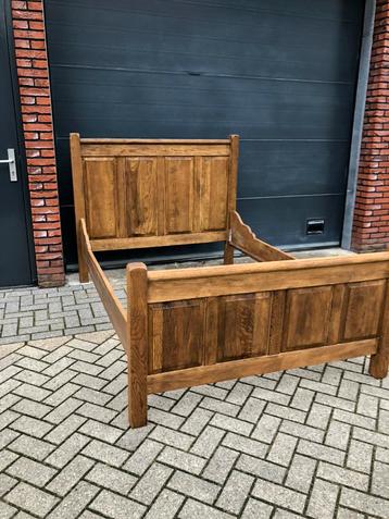 Antiek ledikant zwaar eiken , is mooi gezandstraald. beschikbaar voor biedingen