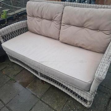 Rotan Tuinbank met Kussens beschikbaar voor biedingen