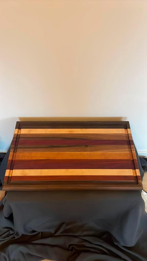 Handgemaakte hardhouten snijplank, Huis en Inrichting, Keuken | Keukenbenodigdheden, Nieuw, Ophalen of Verzenden