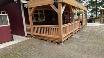 Douglas robuuste tuinhekken en tuinpoorten beschikbaar voor biedingen