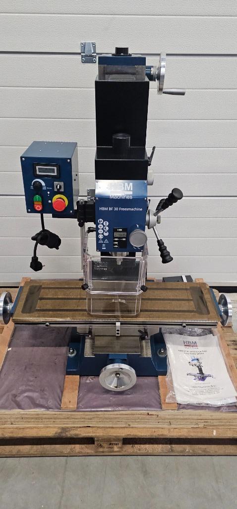 HBM BF 30 Freesmachine met Grote Tafel - 230 Volt - 1100 W., Doe-het-zelf en Verbouw, Gereedschap | Freesmachines, Zo goed als nieuw