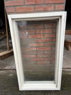 Twee hardhouten kozijnen met glas. 1020 x 600 mm., Raamkozijn, Zo goed als nieuw, Inclusief glas, Hout