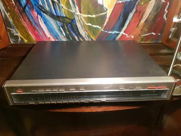 Tuner: Luxman T-530, vintage, frequency synthesized beschikbaar voor biedingen