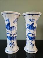 Set van 2 vintage Bassano vazen blauw / wit, Gebruikt, Blauw, Aardewerk of Porselein, Ophalen of Verzenden