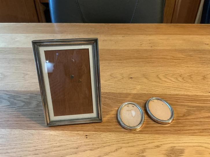 Drie fotolijstjes, twee echt zilver, Antiek en Kunst, Antiek | Goud en Zilver, Zilver, Ophalen of Verzenden