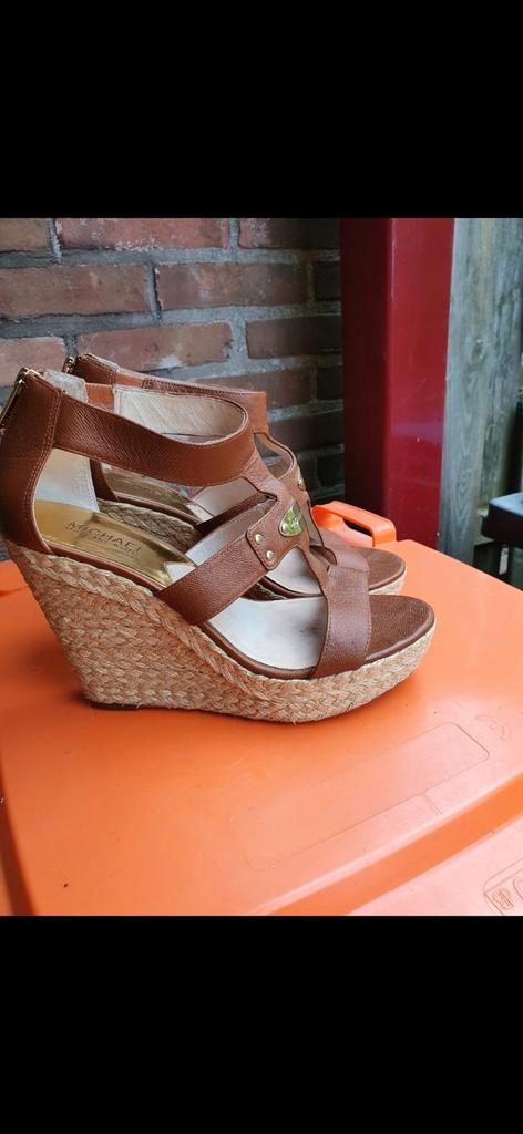 Z.G.A.N. Michael Kors sleehakken maat 39, Kleding | Dames, Schoenen, Zo goed als nieuw, Espadrilles of Moccasins, Bruin, Ophalen