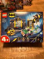 Lego 76272 The Batcave with Batman, Batgirl and The Joker, Hello@support.lego.com, Lego, Nieuw, Ophalen of Verzenden