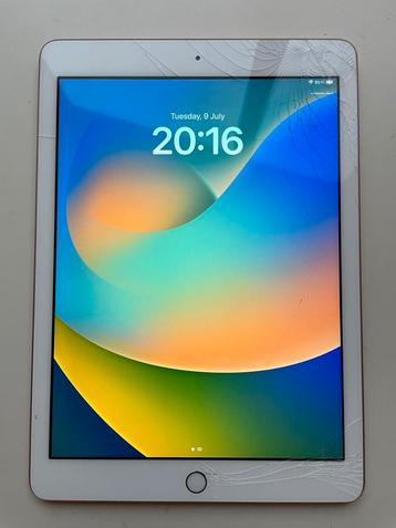 iPad 6 (2018) 9.7 inch Goud - Scherm Gebarsten beschikbaar voor biedingen