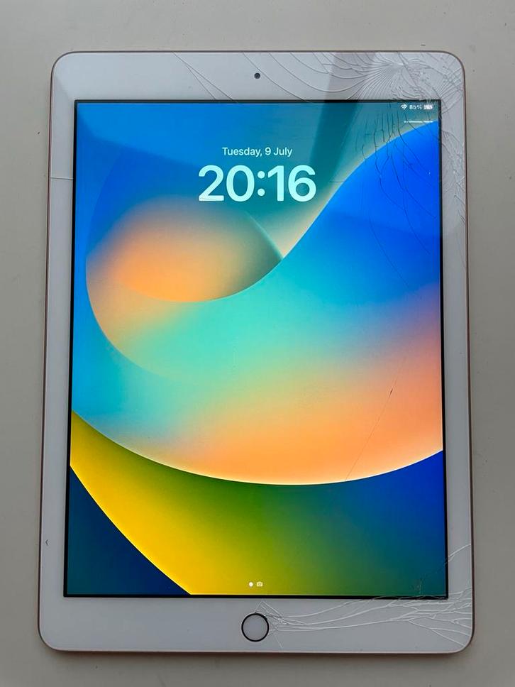 iPad 6 (2018) 9.7 inch Goud - Scherm Gebarsten, Computers en Software, Apple iPads, Gebruikt, Apple iPad, Wi-Fi, 10 inch, 32 GB