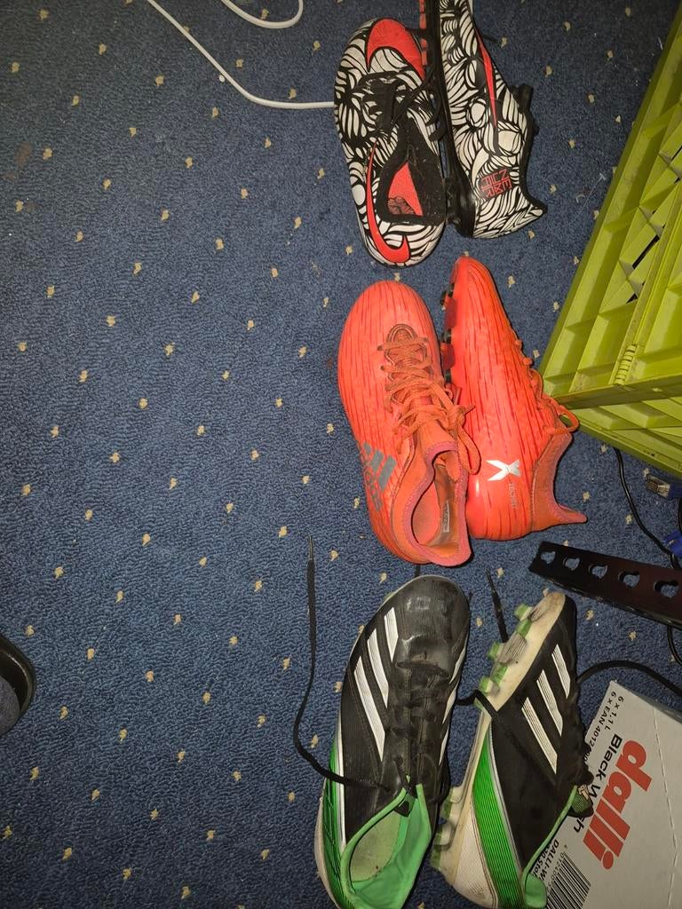 Voetbal schoenen, Maat XS of kleiner, Ophalen of Verzenden, Gebruikt, Schoenen