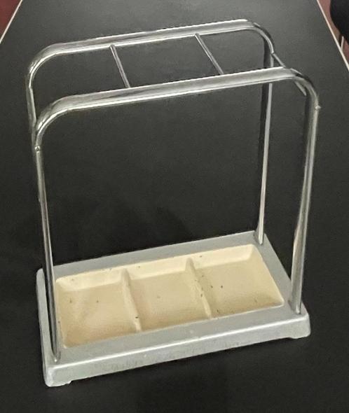 1930s Bauhaus paraplubak – een tijdloos statement, Huis en Inrichting, Woonaccessoires | Paraplubakken, Gebruikt, Metaal, Ophalen of Verzenden