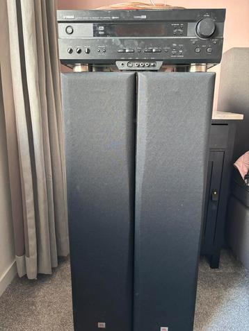 Twee JBL muziekboxen met Yamaha stereoreceiver beschikbaar voor biedingen