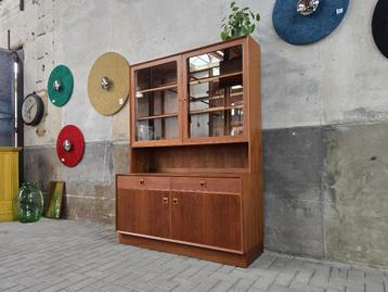 Mid Century Deens Design Vitrinekast Brouer Teak Vitrinekast beschikbaar voor biedingen