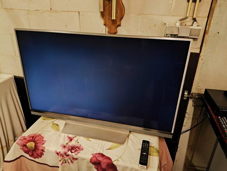 49 inch Philips LED Smart tv met defect, Audio, Tv en Foto, Vintage Televisies, Gebruikt, 100 cm of meer, Philips, Ophalen