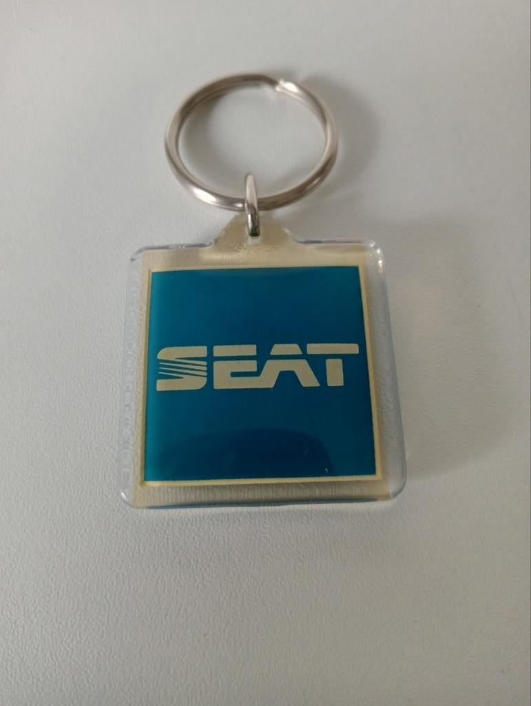 Seat Sleutelhanger Vierkant Blauw, Verzamelen, Sleutelhangers, Ophalen of Verzenden, Nieuw
