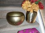 Gouden vaas met boeket kunstbloemen met schaal, Huis en Inrichting, Woonaccessoires | Kunstplanten en Kunstbloemen, Ophalen of Verzenden