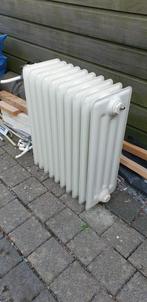 Oude radiator verwarming 2stuks, Ophalen, 30 tot 80 cm, Radiator, Zo goed als nieuw