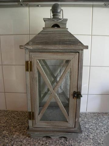 LANTAARN HOUT HOOG 50 CM. MET UITNEEMBARE RUITJES beschikbaar voor biedingen