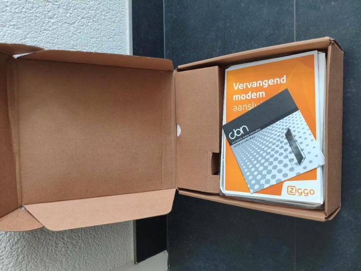 Nieuw Ziggo Connectbox kabel modem/router., Computers en Software, Routers en Modems, Nieuw, Router met modem, Ophalen of Verzenden