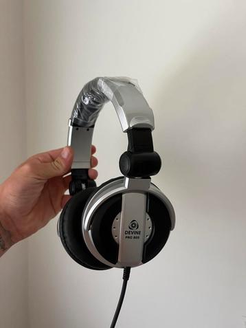 Dj koptelefoon beschikbaar voor biedingen