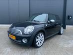 Mini ONE 1.6 2010 Airco|Cruise control|Navigatie|Leer, Auto's, Voorwielaandrijving, Zwart, 4 stoelen, Zwart