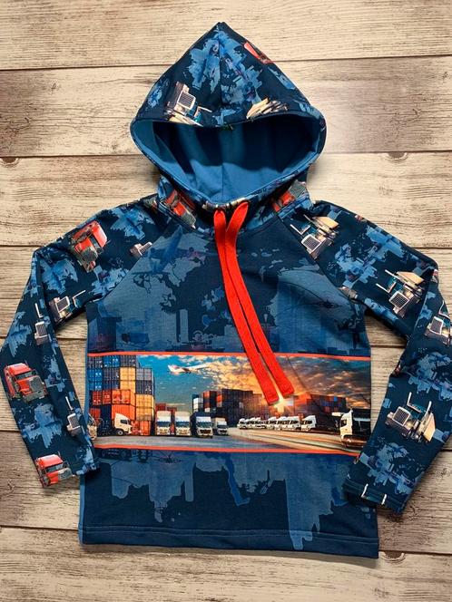 Hoodie/sweater met capuchon transport blauw/rood maat 98, Kinderen en Baby's, Kinderkleding | Maat 98, Nieuw, Jongen, Trui of Vest