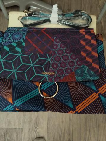 Tas schouder of iPad laptop merk Desigual 25 euro beschikbaar voor biedingen