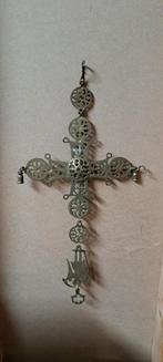 Antiek metalen kruis met bellen, Antiek en Kunst, Ophalen of Verzenden