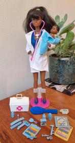Dr Barbie Shani met baby, Ophalen of Verzenden, Zo goed als nieuw, Barbie