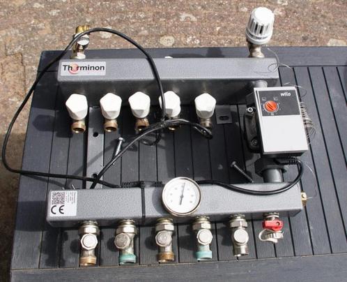 Therminon vloerverwarmingsunit 5-groeps A-label pomp, Doe-het-zelf en Verbouw, Verwarming en Radiatoren, Gebruikt, Overige typen
