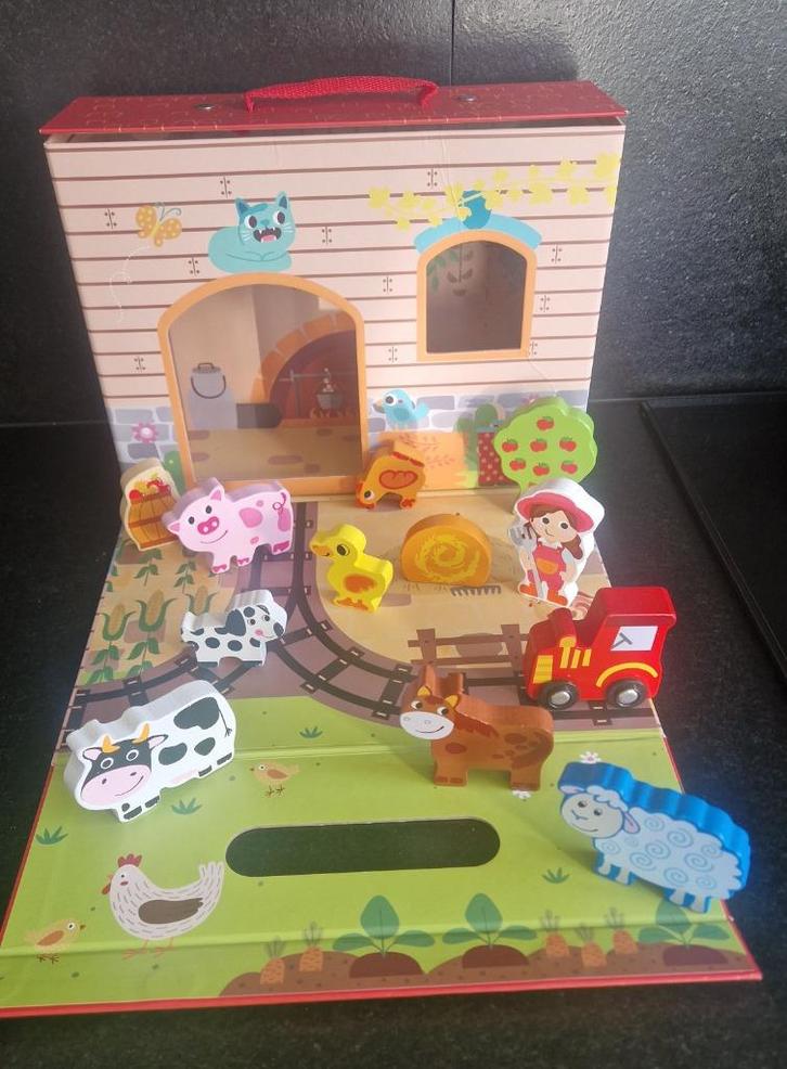 Playtive boerderij speelkoffer met houten figuren., Kinderen en Baby's, Speelgoed | Houten speelgoed, Zo goed als nieuw, Overige typen