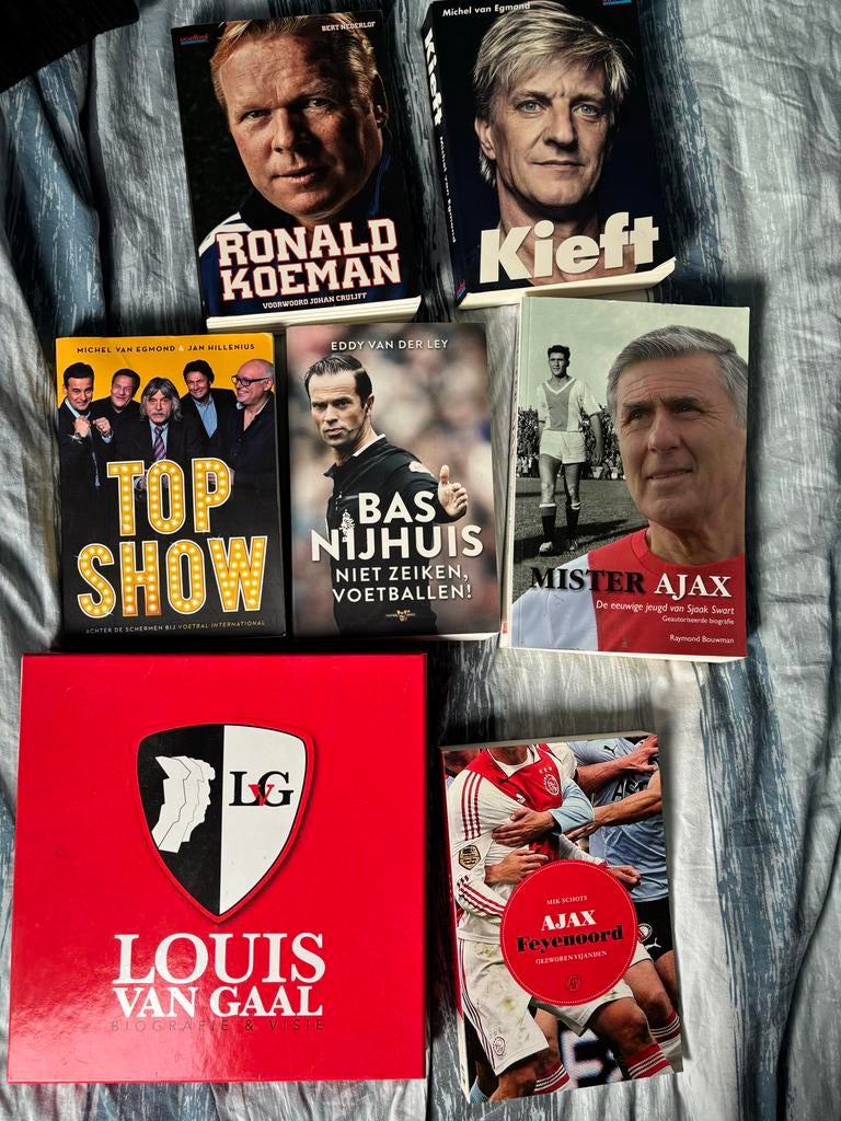 Diverse Voetbalboeken - Koeman, Kieft, Van Gaal, etc., Ophalen of Verzenden, Gelezen, Sport