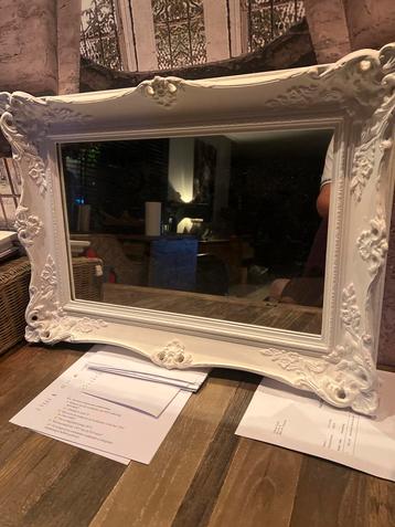 Brocante spiegel met wit kalk uiterlijk - Puntgaaf! beschikbaar voor biedingen
