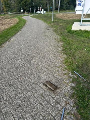 gebruikt betonklinker bkk grijs beschikbaar voor biedingen