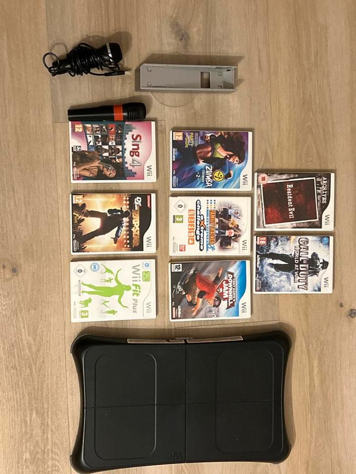 Wii Spellen, Microfoons & Zumba Step, Spelcomputers en Games, Games | Overige, Gebruikt, Muziek, 3 spelers of meer, Vanaf 12 jaar