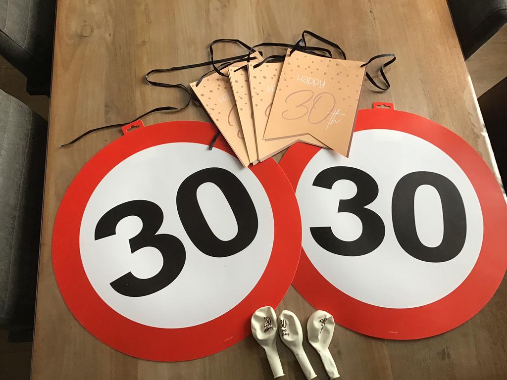Te koop Versiering voor 30 jaar, Ophalen of Verzenden, Zo goed als nieuw, Versiering, Verjaardag