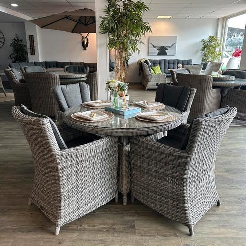 Strakke Tuinset  – Wicker tafel met 4 stoelen – Goede staat, Tuin en Terras, Tuinsets en Loungesets, Gebruikt, Wicker, Verzenden