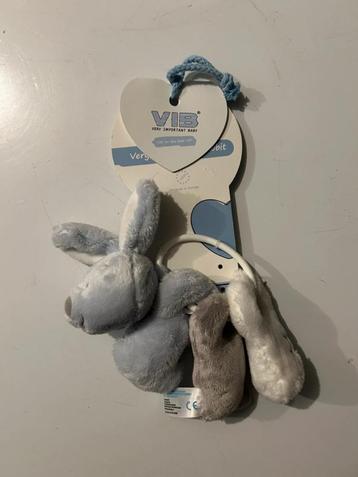 VIB plush rabbit keyring beschikbaar voor biedingen
