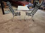 Camping tafel inclusief 2 nette stoelen, Ophalen, Zo goed als nieuw