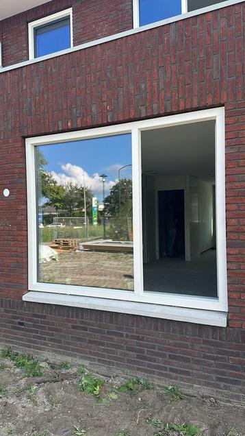 Kunstof raamkozijn beschikbaar voor biedingen