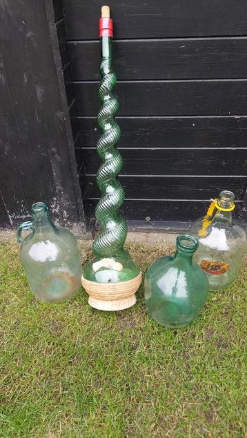 4 wijnflessen brocante gist flessen franse flessen  beschikbaar voor biedingen